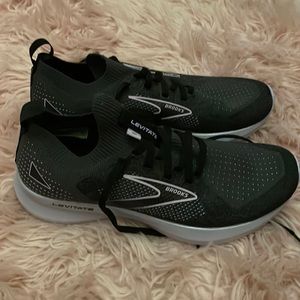 Women’s Brooks shoe